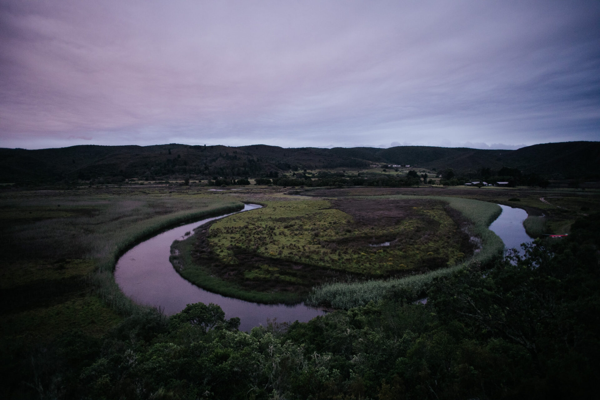 Emily Moon River Lodge thumbnail 19