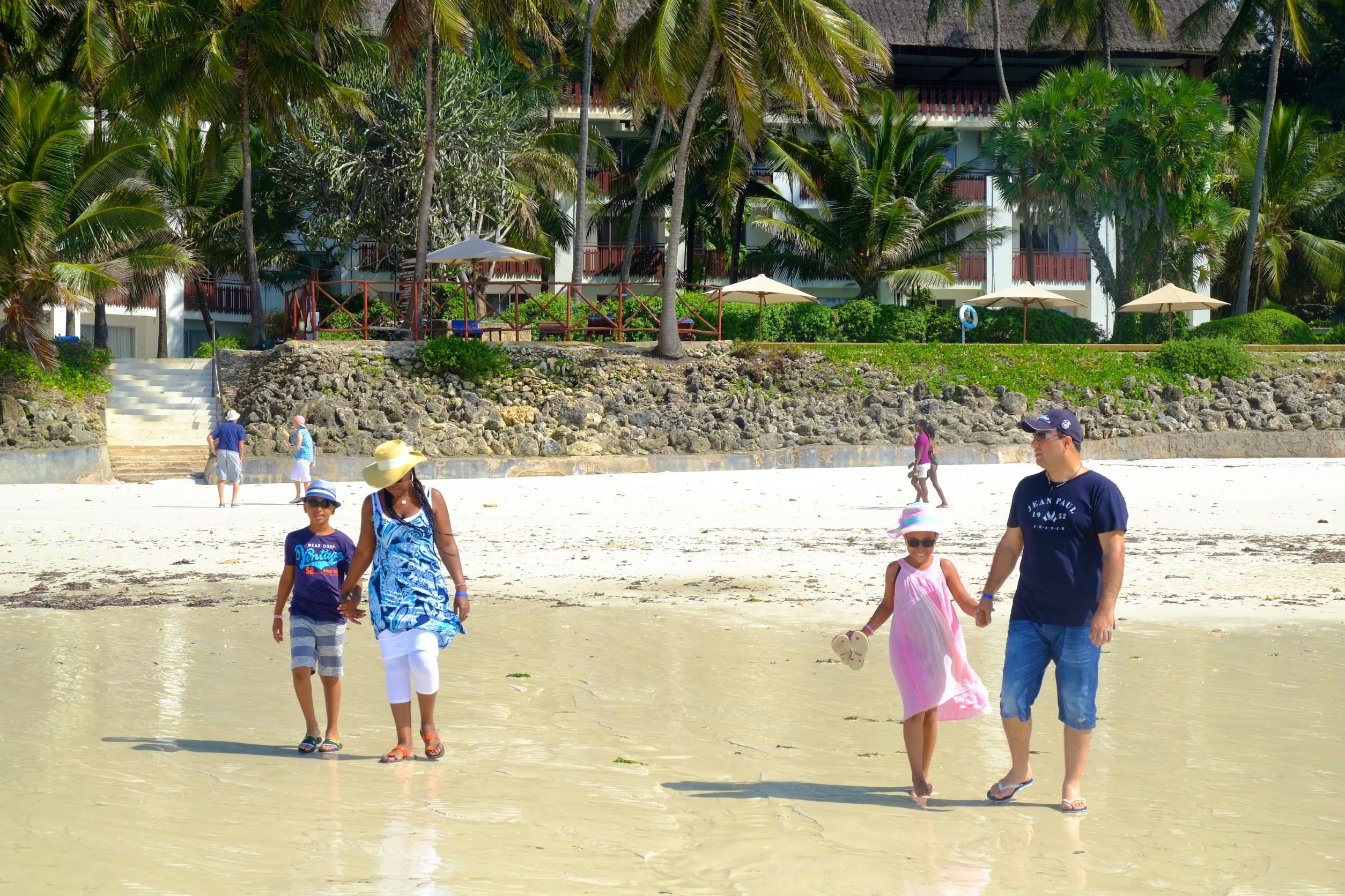 Voyager Beach Resort thumbnail 3