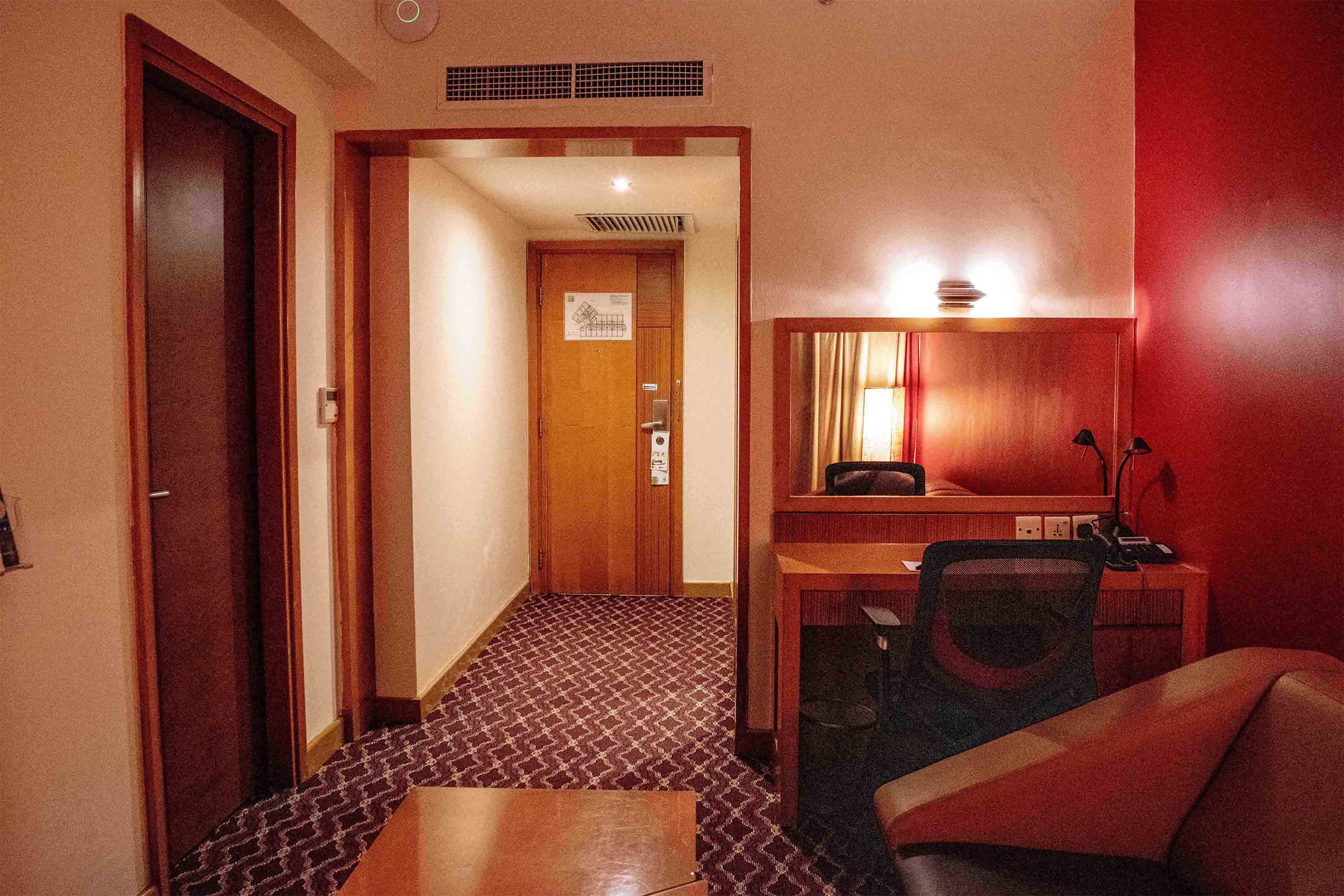 Holiday Inn Dar es Salaam City Centre thumbnail 2