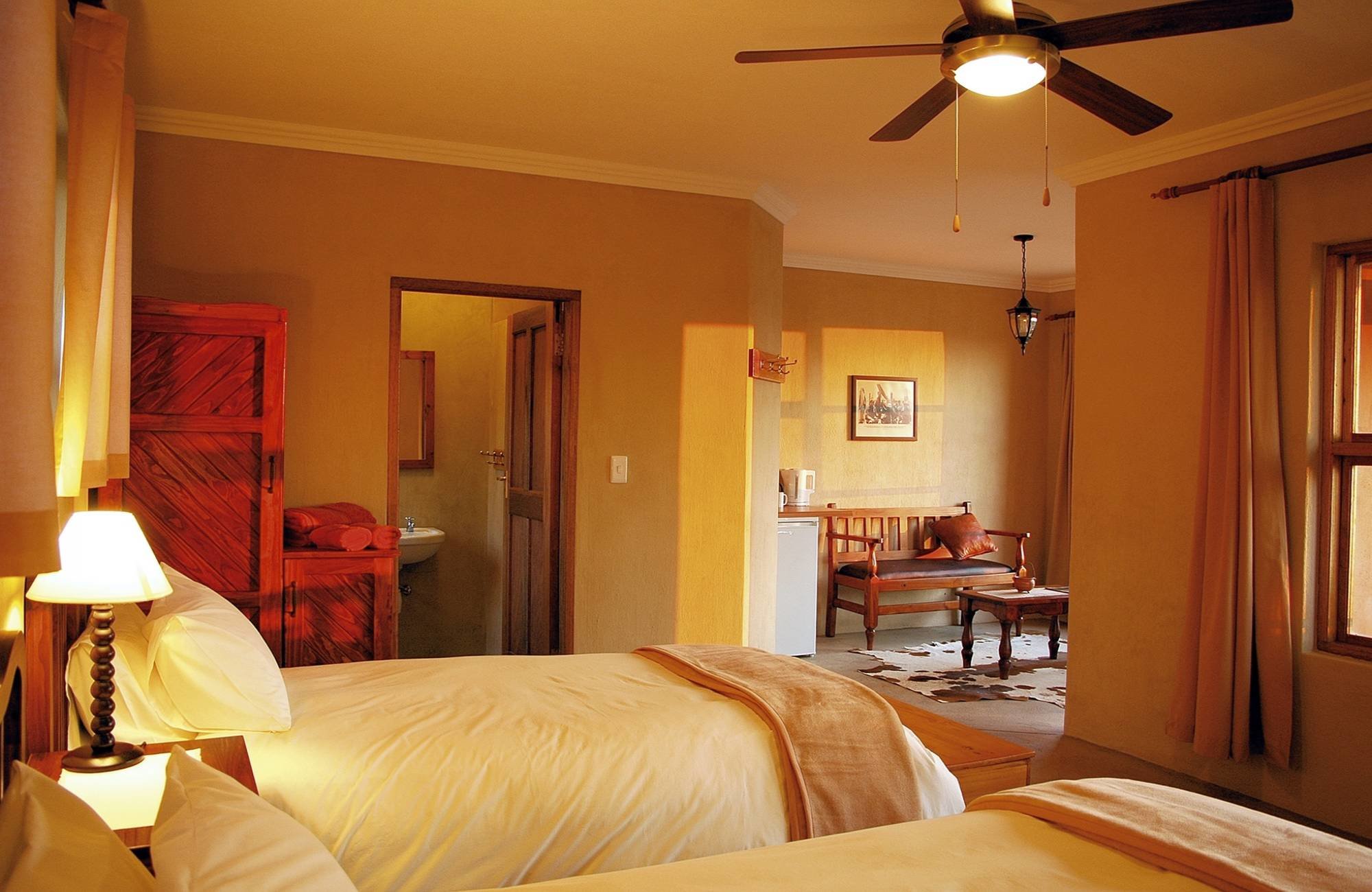 Desert Horse Inn thumbnail 4