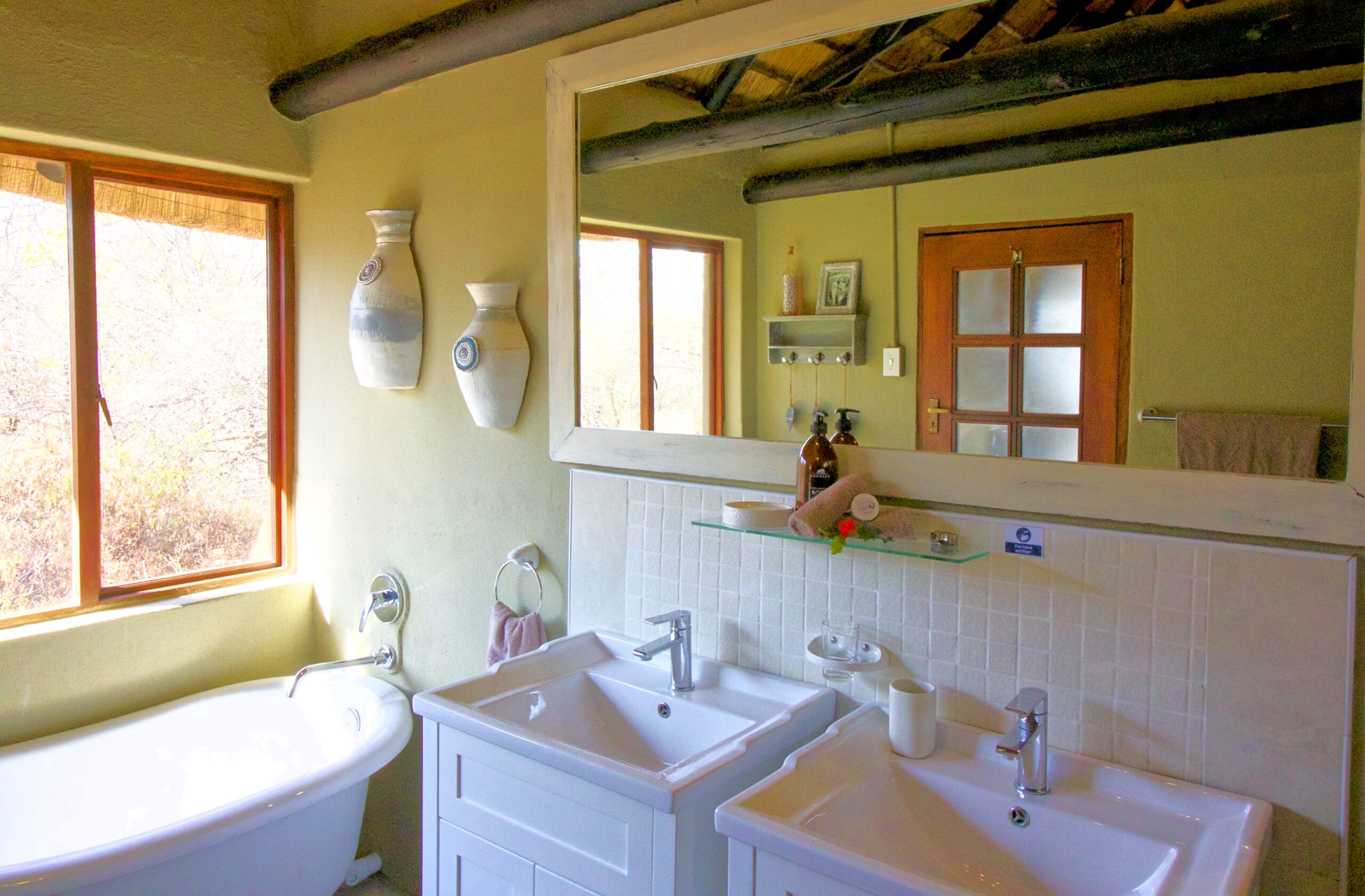 Kambaku Safari Lodge thumbnail 5