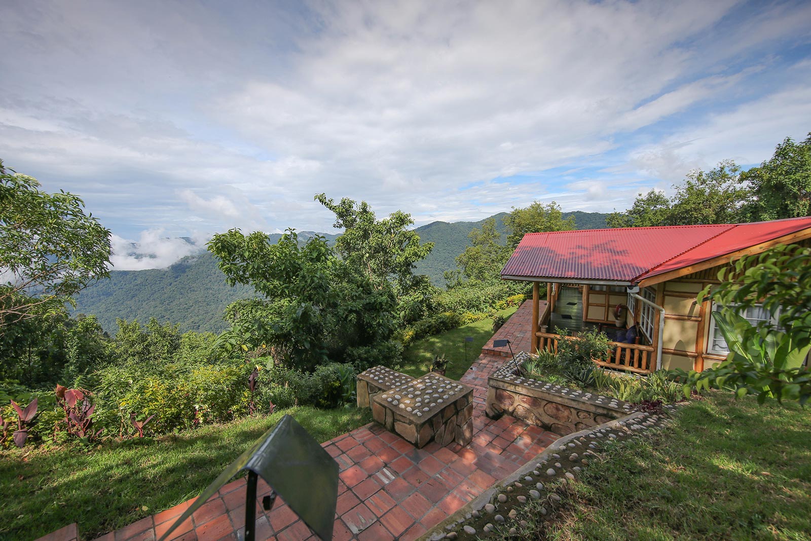 Nkuringo Bwindi Gorilla Lodge thumbnail 5