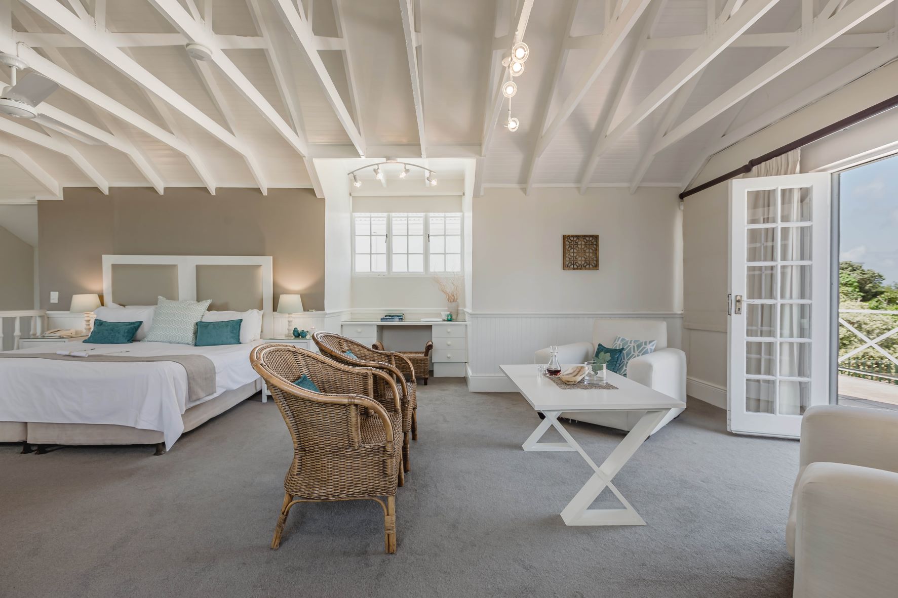 The Robberg Beach Lodge thumbnail 6