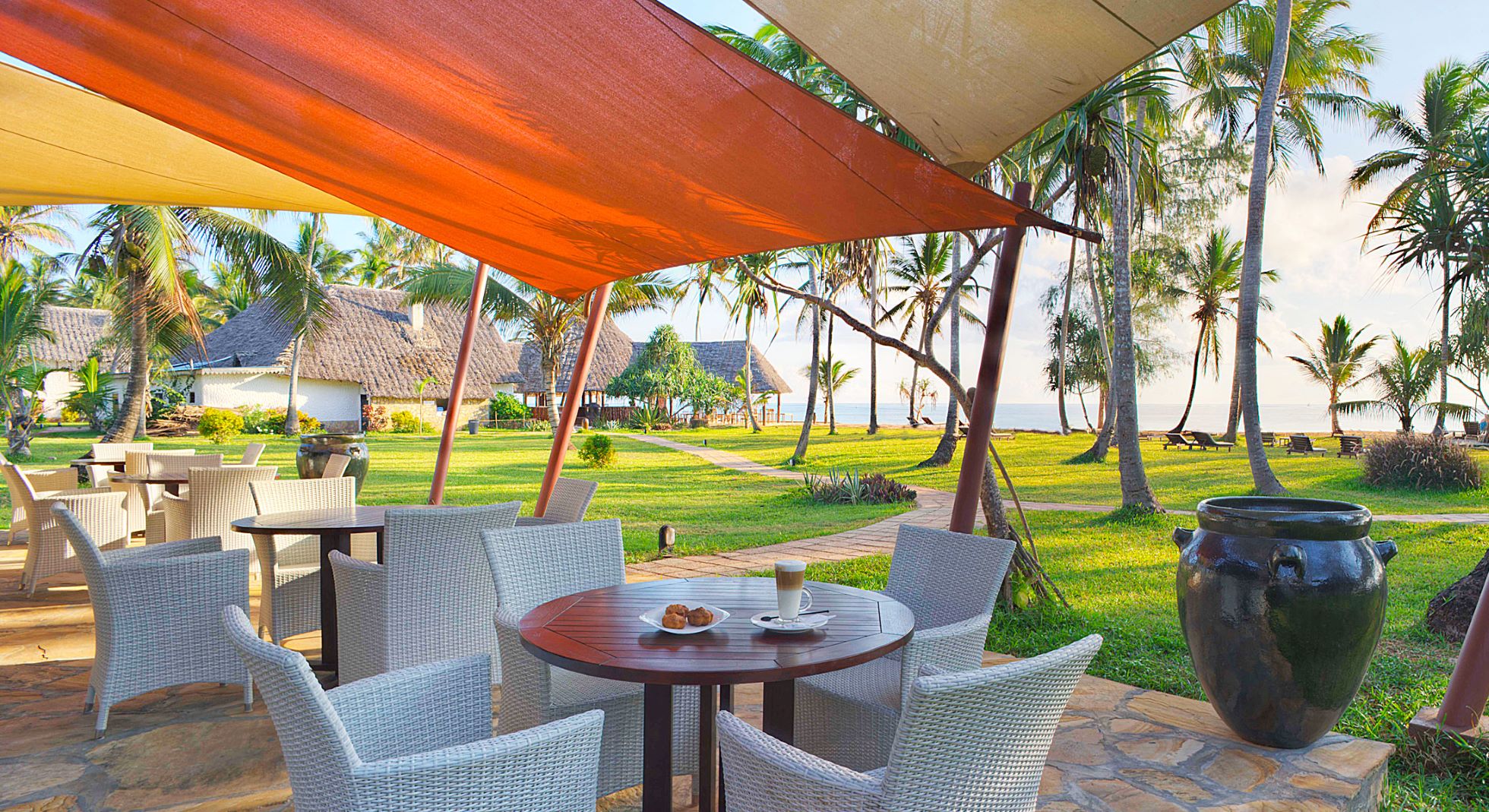 Bluebay Beach Resort & Spa thumbnail 5
