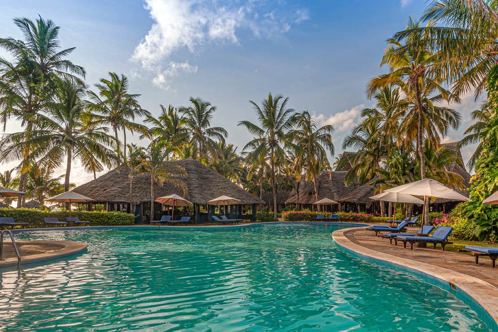 Breezes Beach Club & Spa thumbnail 4