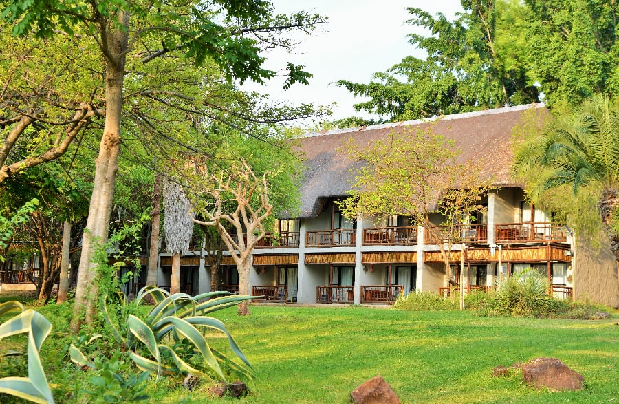 Cresta Mowana Safari Resort & Spa thumbnail 10