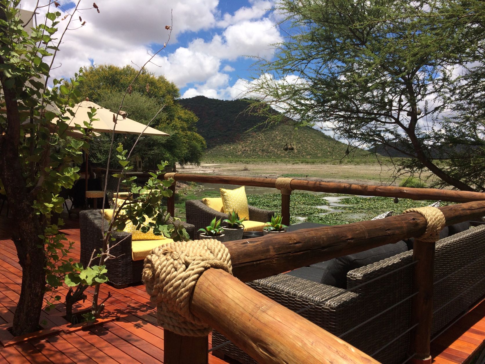 Tau Game Lodge thumbnail 3