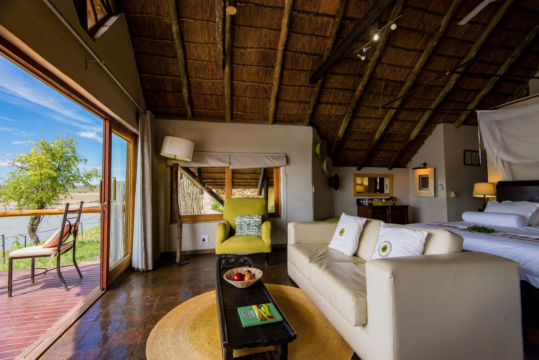Tau Game Lodge thumbnail 4