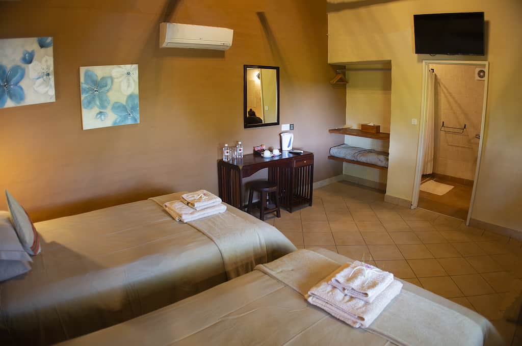 Island Safari Lodge thumbnail 2