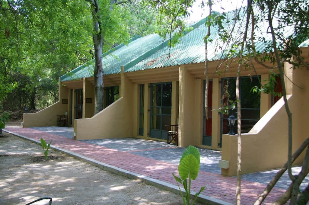 Island Safari Lodge thumbnail 11