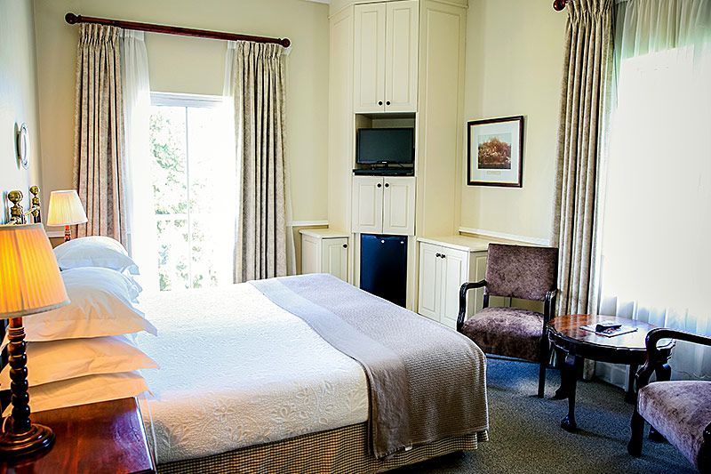 Queen's Hotel thumbnail 5
