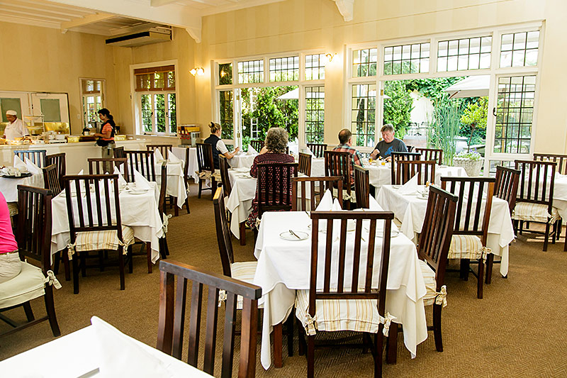Queen's Hotel thumbnail 3