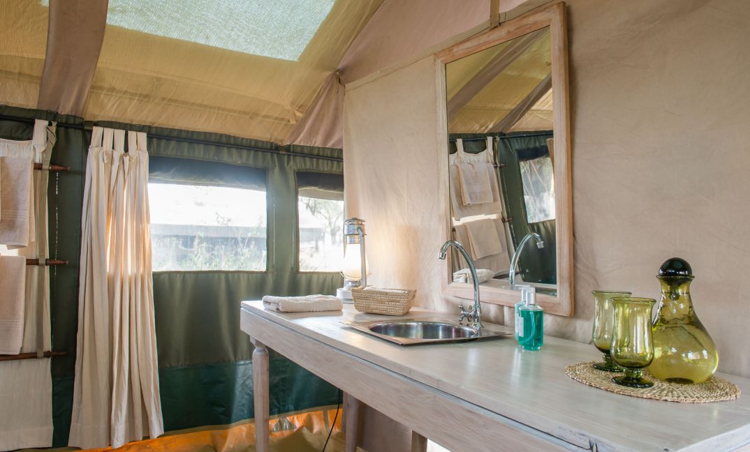 Serengeti Safari Camp thumbnail 6